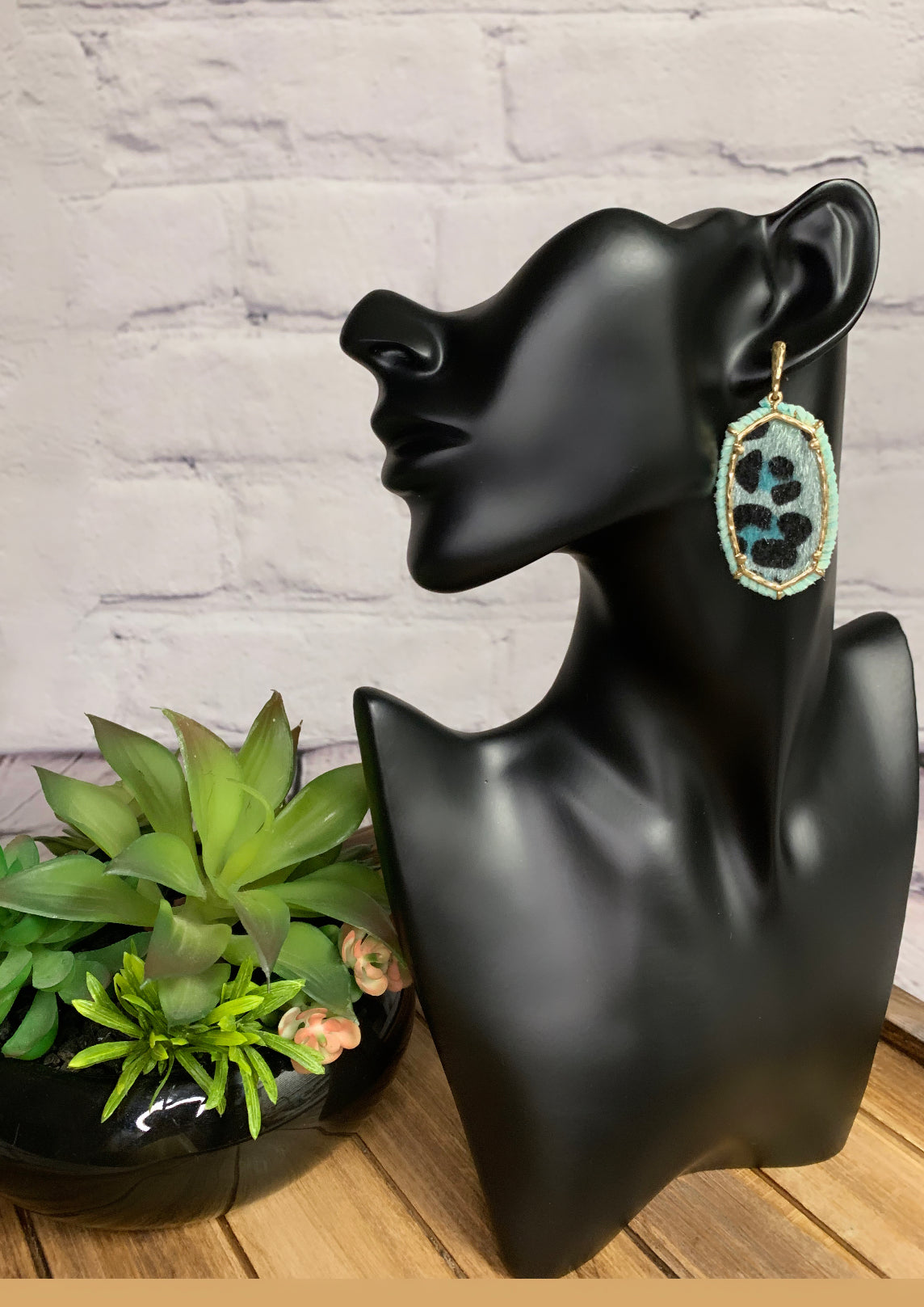 Blue Mint Leopard Earring